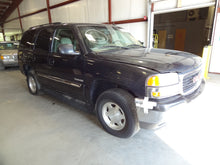 Load image into Gallery viewer, PARKLAMP Sierra 1500 3500 2500 Yukon 1999 99 00 01 02 03 04 05 06 07 Left - NW81548