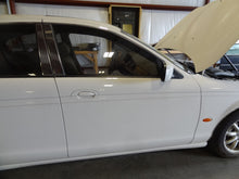 Load image into Gallery viewer, FOG LIGHT Jaguar S Type XJ8 2000 00 2001 01 02 03 04 05 06 07 Left - NW82697