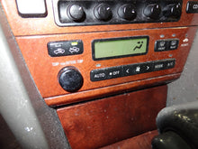 Load image into Gallery viewer, CD CHANGER LEXUS ES300 1997 97 1998 98 99 00 01 - NW138064