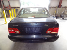 Load image into Gallery viewer, GRILL Mercedes E300D E320 E55 1996 96 1997 97 98 99 - NW98536