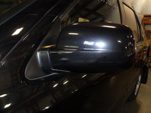 Load image into Gallery viewer, Radio Honda CRV 2002 02 2003 03 2004 04 Am Fm 6 CD Cassette - NW137665