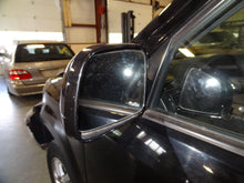 Load image into Gallery viewer, Radio Honda CRV 2002 02 2003 03 2004 04 Am Fm 6 CD Cassette - NW137665