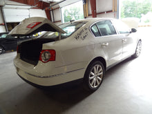 Load image into Gallery viewer, SATELLITE RECEIVER A4 S4 Beetle EOS Golf Golf GTI Jetta Rabbit 06-11 - NW140176