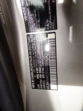 Load image into Gallery viewer, Radio Mercedes CLK320 C240 C320 C32 2001 01 2002 02 2003 03 2004 04 2005 05 - NW138410