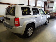 Load image into Gallery viewer, HEADLIGHT LAMP ASSEMBLY Jeep Compass Patriot 2007-2014 Right - NW102042
