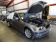 Load image into Gallery viewer, FENDER BMW 320i 330i 325i 02 03 04 05 Right - NW76194