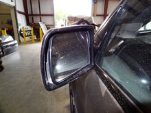 Load image into Gallery viewer, IN DASH CD PLAYER BMW 525i 540i X5 99 00 01 02 03 04 - NW136821