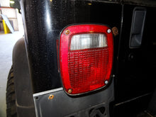 Load image into Gallery viewer, TURN SIGNAL LIGHT LAMP Wrangler YJ 87 88 89 90 91 92 93 94 95 - NW81598