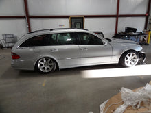 Load image into Gallery viewer, TRANSFER CASE Mercedes-Benz E280 E320 E350 E550 E63 2007 07 - NW525150