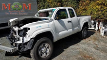 Load image into Gallery viewer, Alternator Toyota Tacoma 2017 - MM2132516