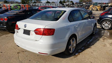 Load image into Gallery viewer, ECU ECM COMPUTER Volkswagen Jetta 2013 13 2014 14 Manual - MM2265830