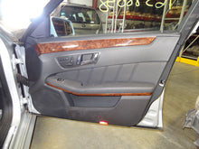 Load image into Gallery viewer, FRONT SPINDLE KNUCKLE E250 Van E250D E300 E350 E400 E550 12-16 AWD Right - NW166562