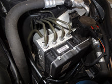 Load image into Gallery viewer, FRONT SPINDLE KNUCKLE E250 Van E250D E300 E350 E400 E550 12-16 AWD Right - NW166562