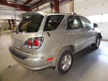 Load image into Gallery viewer, CD CHANGER Lexus RX300 1999 99 2000 00 01 02 03 - NW138191