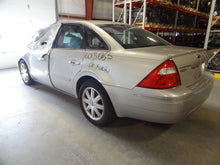 Load image into Gallery viewer, Radio FIVE HUNDRED 2006 - NW134953
