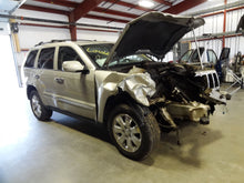 Load image into Gallery viewer, BODY CONTROL MODULE BCM COMPUTER Commander Grand Cherokee 09-10 - NW27328