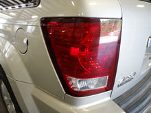 Load image into Gallery viewer, BODY CONTROL MODULE BCM COMPUTER Commander Grand Cherokee 09-10 - NW27328