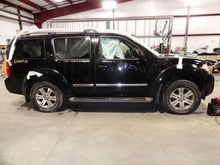 Load image into Gallery viewer, RADIO CONTROLS Nissan Armada Pathfinder 06 07 08 09 10 11 12 - NW137282