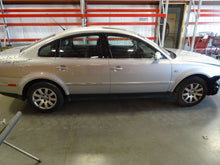 Load image into Gallery viewer, PARKLAMP Volkswagen Passat 2001 01 2002 02 2003 03 2004 04 2005 05 Right - NW83696