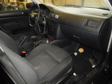 Load image into Gallery viewer, RADIO VW GOLF JETTA PASSAT 2001 01 02 03 04 05 AM FM CD - NW140093