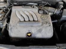 Load image into Gallery viewer, RADIO VW GOLF JETTA PASSAT 2001 01 02 03 04 05 AM FM CD - NW140093