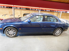 Load image into Gallery viewer, Body control module Jaguar S Type 2000 00 - NW32754