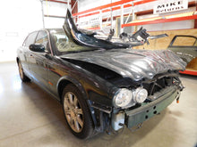 Load image into Gallery viewer, BODY CONTROL MODULE BCM COMPUTER Vanden Pl XJ8 XJ8L XJR 05-07 - NW33151