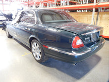 Load image into Gallery viewer, BODY CONTROL MODULE BCM COMPUTER Vanden Pl XJ8 XJ8L XJR 05-07 - NW33151