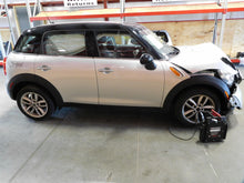 Load image into Gallery viewer, TURN SIGNAL LIGHT LAMP Countryman Paceman 11-16 Bumper Mounted - NW82350