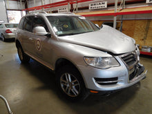 Load image into Gallery viewer, Mass Air Flow Sensor Meter MAF Q7 TT CC Passat Touareg 06-15 - NW5695
