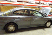Load image into Gallery viewer, CONDENSER FAN ASSEMBLY Honda civic 2006 06 2007 07 08 09 10 11 Sedan - NW64032
