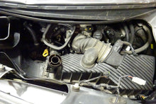 Load image into Gallery viewer, Rear Quarter Glass PORSCHE 911 2004 - NW131018