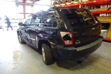 Load image into Gallery viewer, Fog Light Aspen Grand Cherokee Durango Dakota 2005 05 2006 06 07 08 09 10 - NW81580