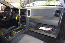 Load image into Gallery viewer, Fog Light Aspen Grand Cherokee Durango Dakota 2005 05 2006 06 07 08 09 10 - NW81580