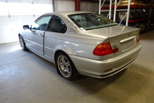 Load image into Gallery viewer, AIR BAG COMPUTER X5 M3 320i 2001 01 02 03 04 05 06 - NW29256