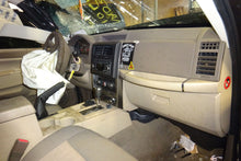 Load image into Gallery viewer, RADIATOR Jeep Liberty 2008 08 2009 09 2010 10 2011 11 2012 12 - NW131747