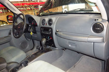 Load image into Gallery viewer, TRANSFER CASE Jeep Liberty 02 03 04 05 06 07 - NW506134