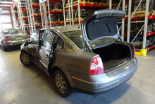 Load image into Gallery viewer, FOG LIGHT Volkswagen Passat 01 02 03 04 05 Right - NW83699