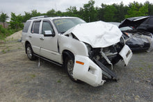 Load image into Gallery viewer, SIDE MARKER LAMP LIGHT Mountaineer 2002-2010 Bumper Mounted Right - NW81718