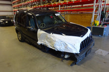 Load image into Gallery viewer, TRANSFER CASE Jeep Liberty 02 03 04 05 06 07 - NW176538