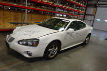 Load image into Gallery viewer, TURN SIGNAL LIGHT LAMP Grand Prix Solstice 04-10 Bumper Mounted Left - NW81554