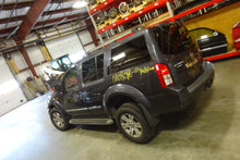 Load image into Gallery viewer, TRANSFER CASE Titan Pathfinder Frontier 2005 05 06 07 08 09 10 11 12 13 Auto - NW176827