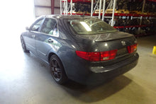 Load image into Gallery viewer, CONDENSER FAN ASSEMBLY Honda Accord 2005 05 2006 06 2007 07 3.0L - NW63975