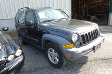 Load image into Gallery viewer, FOG LAMP LIGHT Jeep Liberty 2005 05 2006 06 2007 07 - NW81638