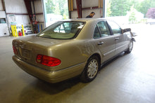 Load image into Gallery viewer, FOG LAMP LIGHT E300d E320 E320T Wagon E420 96-99 Bumper Mounted Left - NW83056