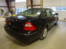 Load image into Gallery viewer, FOG LAMP LIGHT Ford Five Hundred 05 06 07 Bumper Mounted Left - NW81480