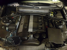 Load image into Gallery viewer, RADIO AM FM CD 330i 325i 2005 05 AM FM CD - NW136294