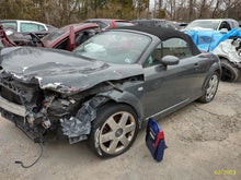 Load image into Gallery viewer, ECU ECM COMPUTER Audi TT 2000 00 2001 01 2002 02 - MM2663030