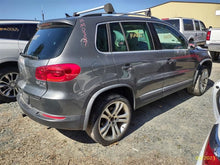 Load image into Gallery viewer, AC COMPRESSOR Audi TT Beetle Tiguan Jetta EOS 2009 09 2010 10 11 12 13 14 - MM2683694