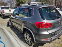 Load image into Gallery viewer, AC COMPRESSOR Audi TT Beetle Tiguan Jetta EOS 2009 09 2010 10 11 12 13 14 - MM2683694